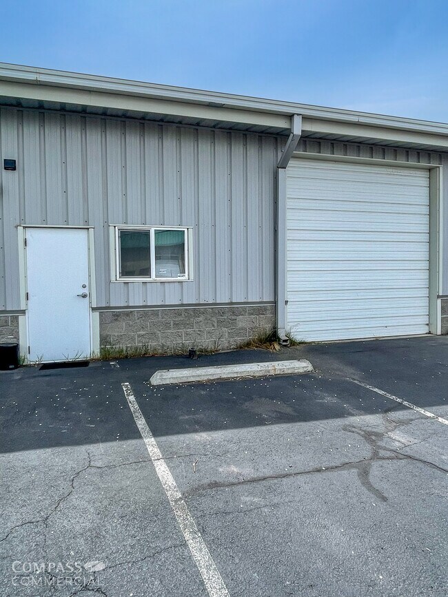 More details for 62987 Plateau Dr, Bend, OR - Industrial for Sale