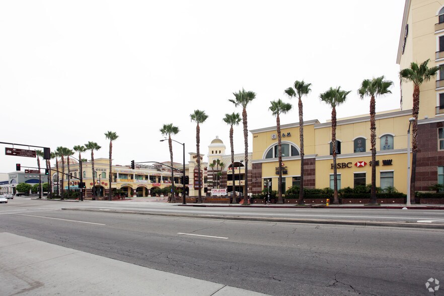 227 W Valley Blvd, San Gabriel, CA à louer - Photo du bâtiment - Image 2 de 26