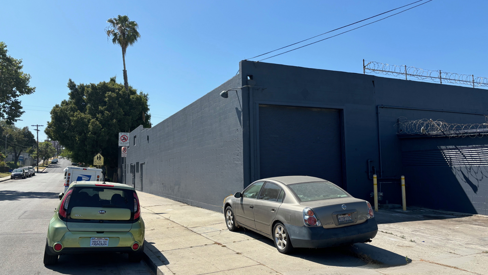 2727 Alcazar St, Los Angeles, CA for lease - Building Photo - Image 3 of 11