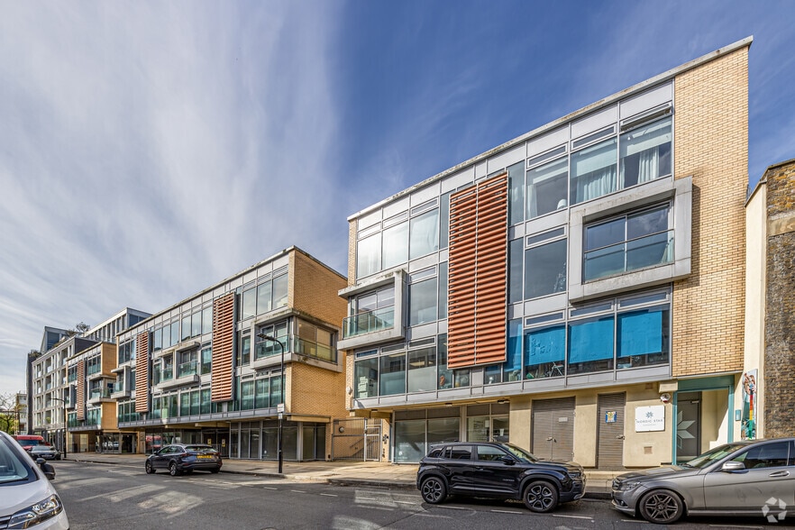 7 Wenlock Rd, London for sale - Building Photo - Image 1 of 11