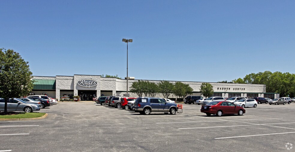 701 Battlefield Blvd N, Chesapeake, VA à louer - Photo principale - Image 2 de 16