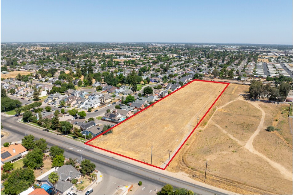 3508 W Clinton Ave, Fresno, CA à vendre Photo du bâtiment- Image 1 de 1