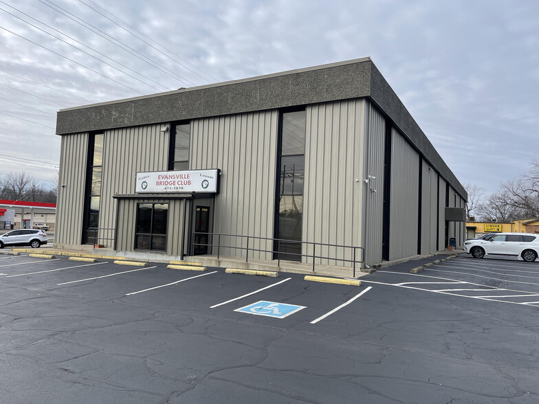 1523 S Green River Rd, Evansville, IN for lease - Building Photo - Image 1 of 18