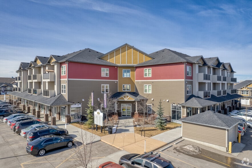 101 Sunset Dr, Cochrane, AB for lease - Primary Photo - Image 1 of 5