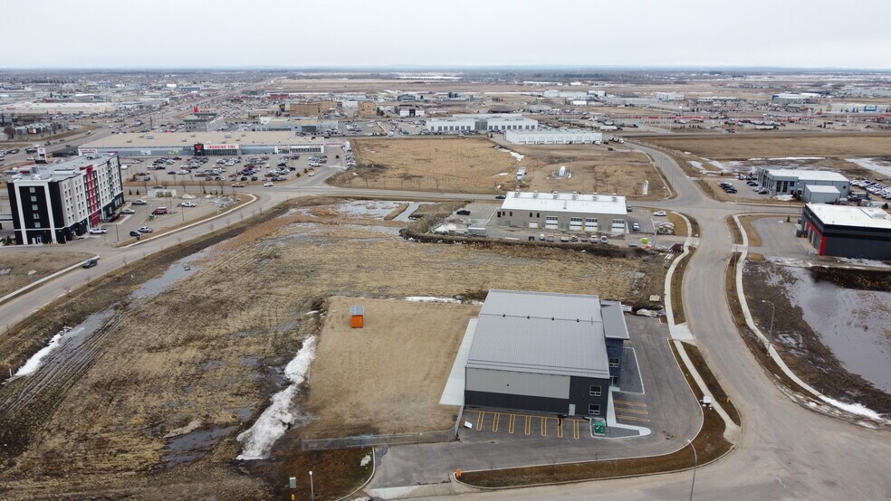 10502 117 St, Grande Prairie, AB à vendre - Photo du bâtiment - Image 3 de 4