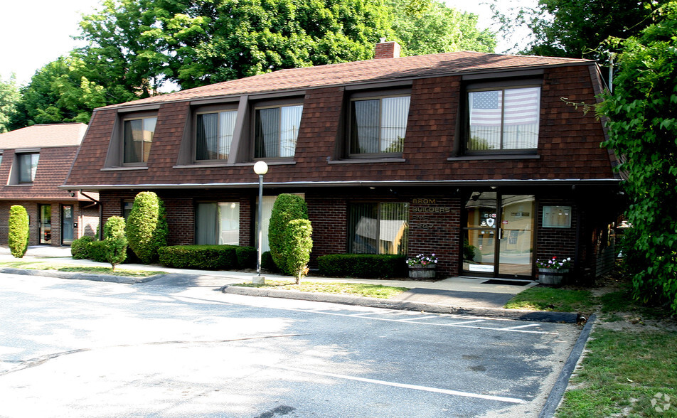 207 W Town St, Norwich, CT for sale - Building Photo - Image 1 of 1