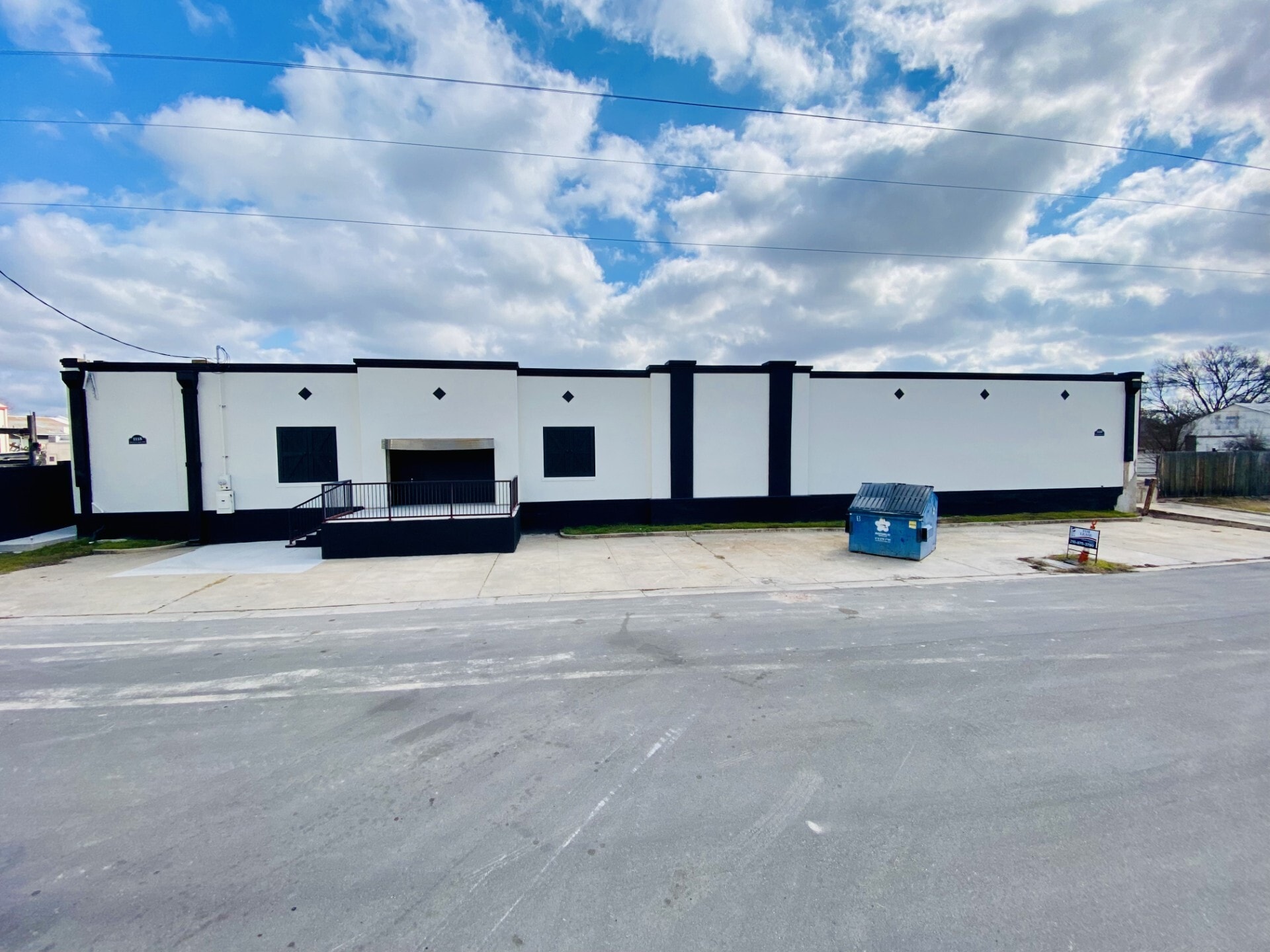 1115 N Bowie St, Seguin, TX for lease Primary Photo- Image 1 of 12