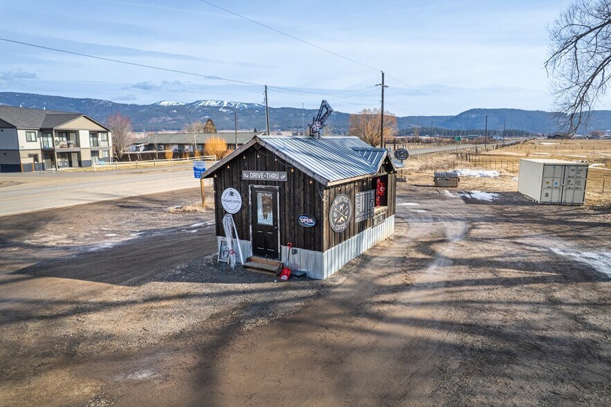 3100 Hwy 55, New Meadows, ID à vendre - Photo du bâtiment - Image 3 de 6