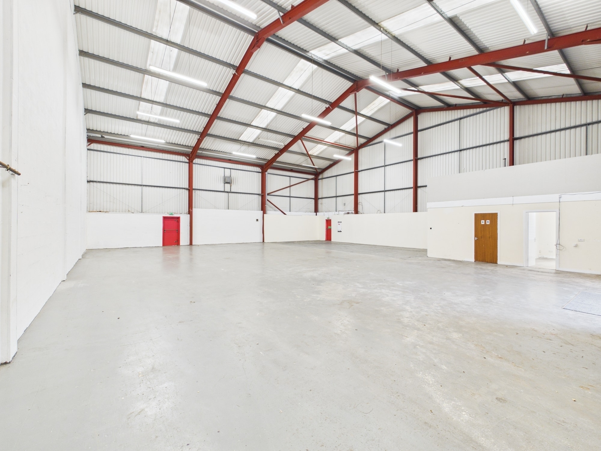 39 Back Peebles St, Ayr for lease Interior Photo- Image 1 of 2