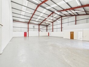 39 Back Peebles St, Ayr for lease Interior Photo- Image 1 of 2