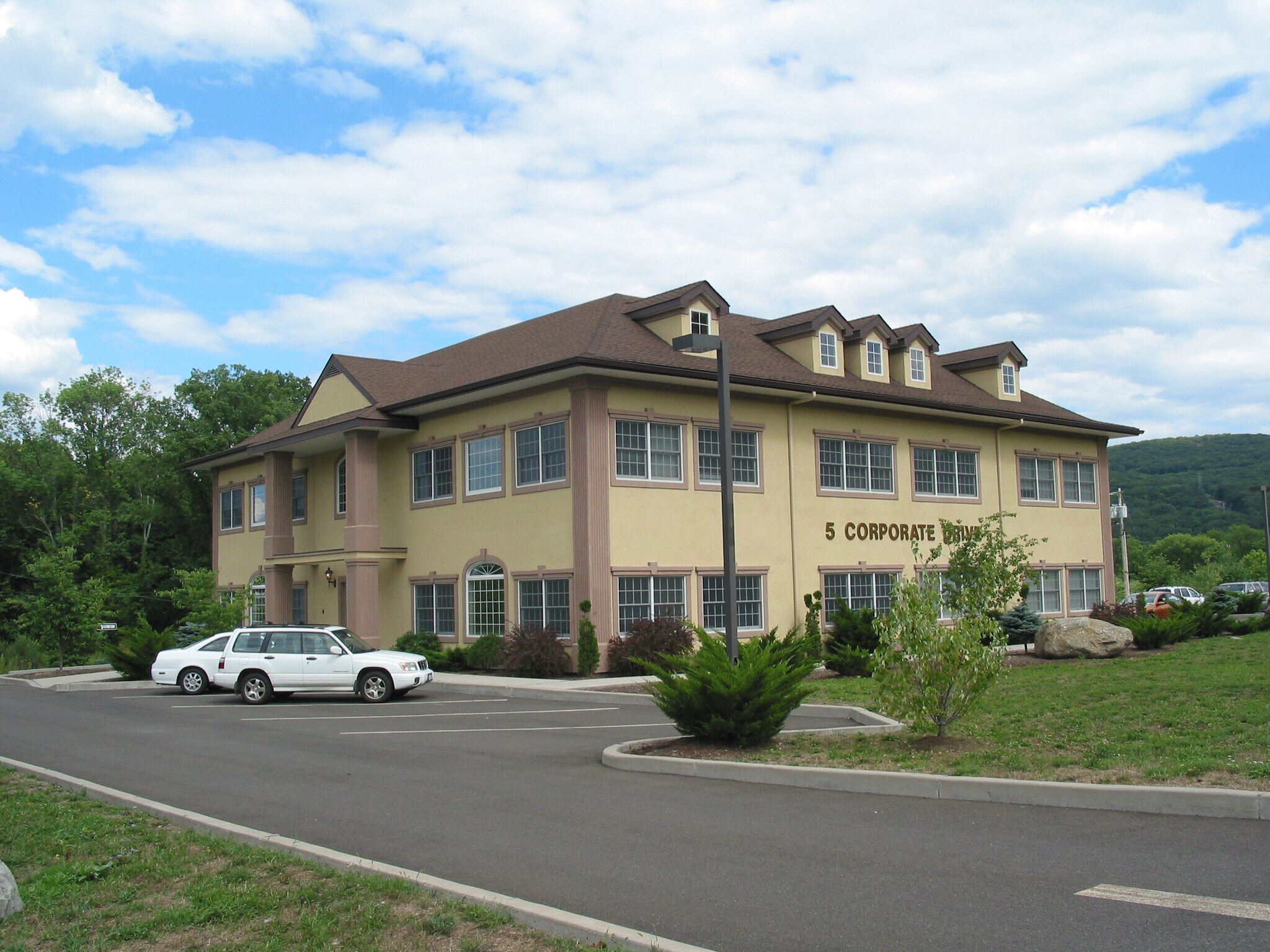 5 Corporate Dr, Central Valley, NY for sale Building Photo- Image 1 of 1