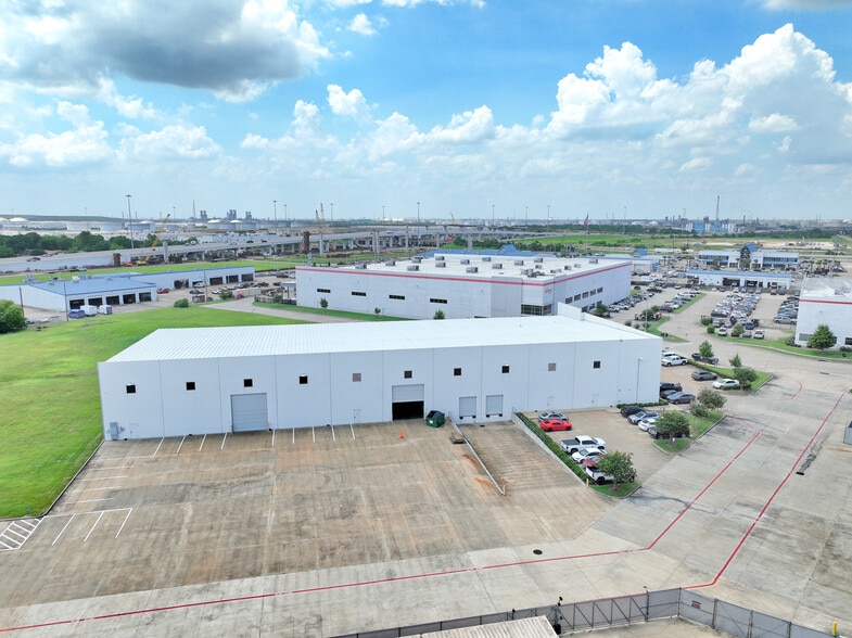 4020 Flowserve Way, Pasadena, TX for sale - Building Photo - Image 3 of 25
