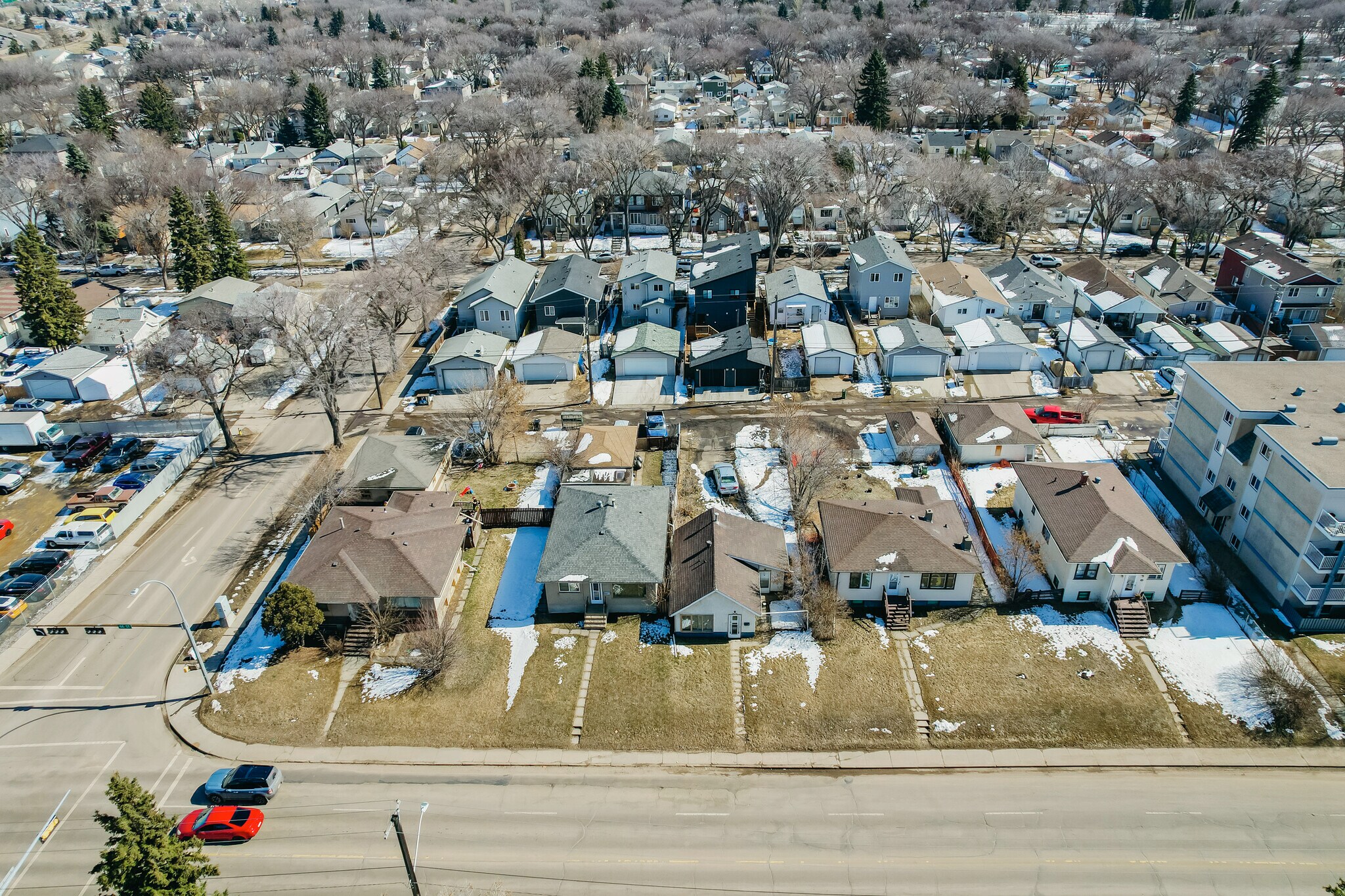 12037 66 St NW, Edmonton, AB for sale Primary Photo- Image 1 of 8