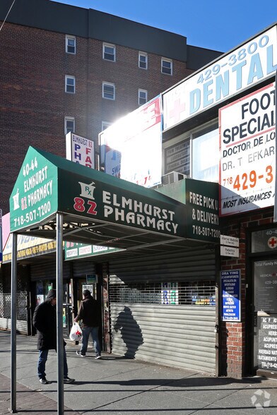 40-44 82nd St, Elmhurst, NY à vendre - Photo du bâtiment - Image 3 de 5