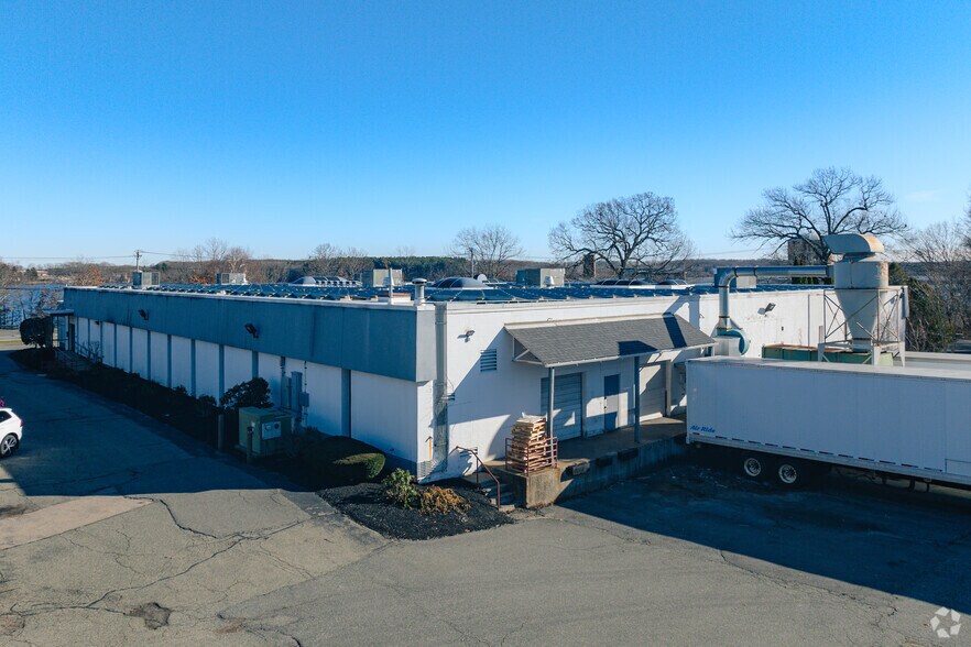 280 Pond St, Randolph, MA à louer - Photo du bâtiment - Image 2 de 4