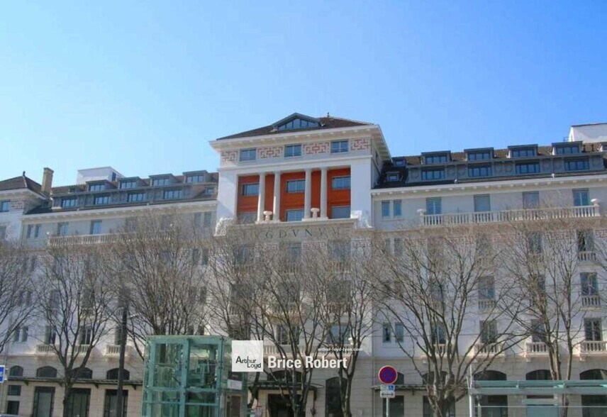 5 Place Jules Ferry, Lyon à louer - Photo du bâtiment - Image 2 de 9