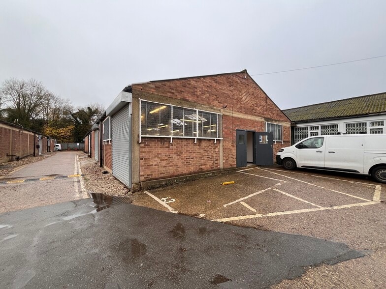16 Mimram Rd, Hertford for lease - Building Photo - Image 2 of 21