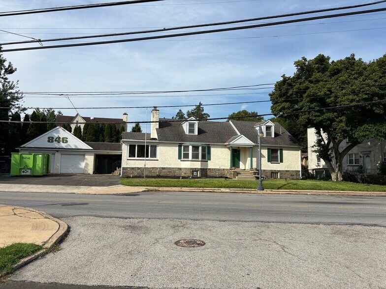 846 Township Line Rd, Elkins Park, PA à vendre - Photo du bâtiment - Image 1 de 9