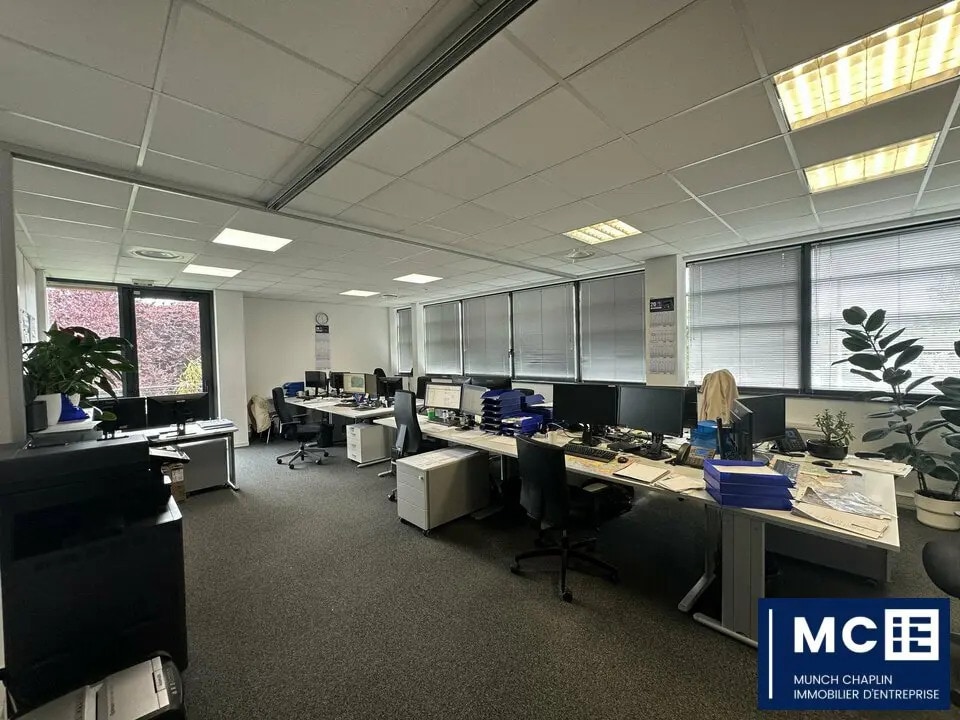 Office in Schiltigheim for lease Interior Photo- Image 1 of 9