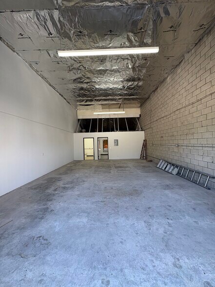 3876 Downing Ave, Baldwin Park, CA à louer - Photo du bâtiment - Image 3 de 12