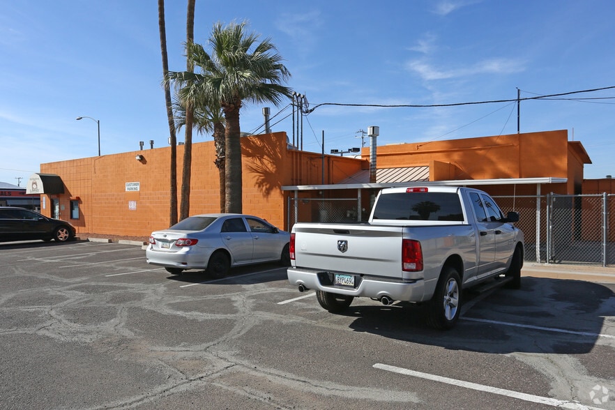 2210 E Indian School Rd, Phoenix, AZ for sale - Building Photo - Image 3 of 4