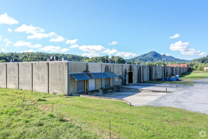 1 Water St, Old Fort, NC à louer - Photo du bâtiment - Image 3 de 23