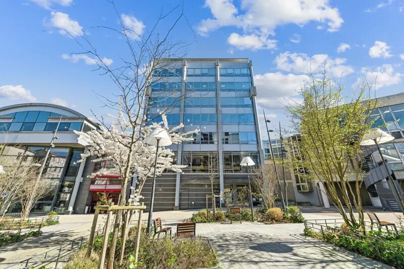 31-39 Rue Du Gouverneur Général Eboué, Issy-les-Moulineaux for lease - Building Photo - Image 2 of 14