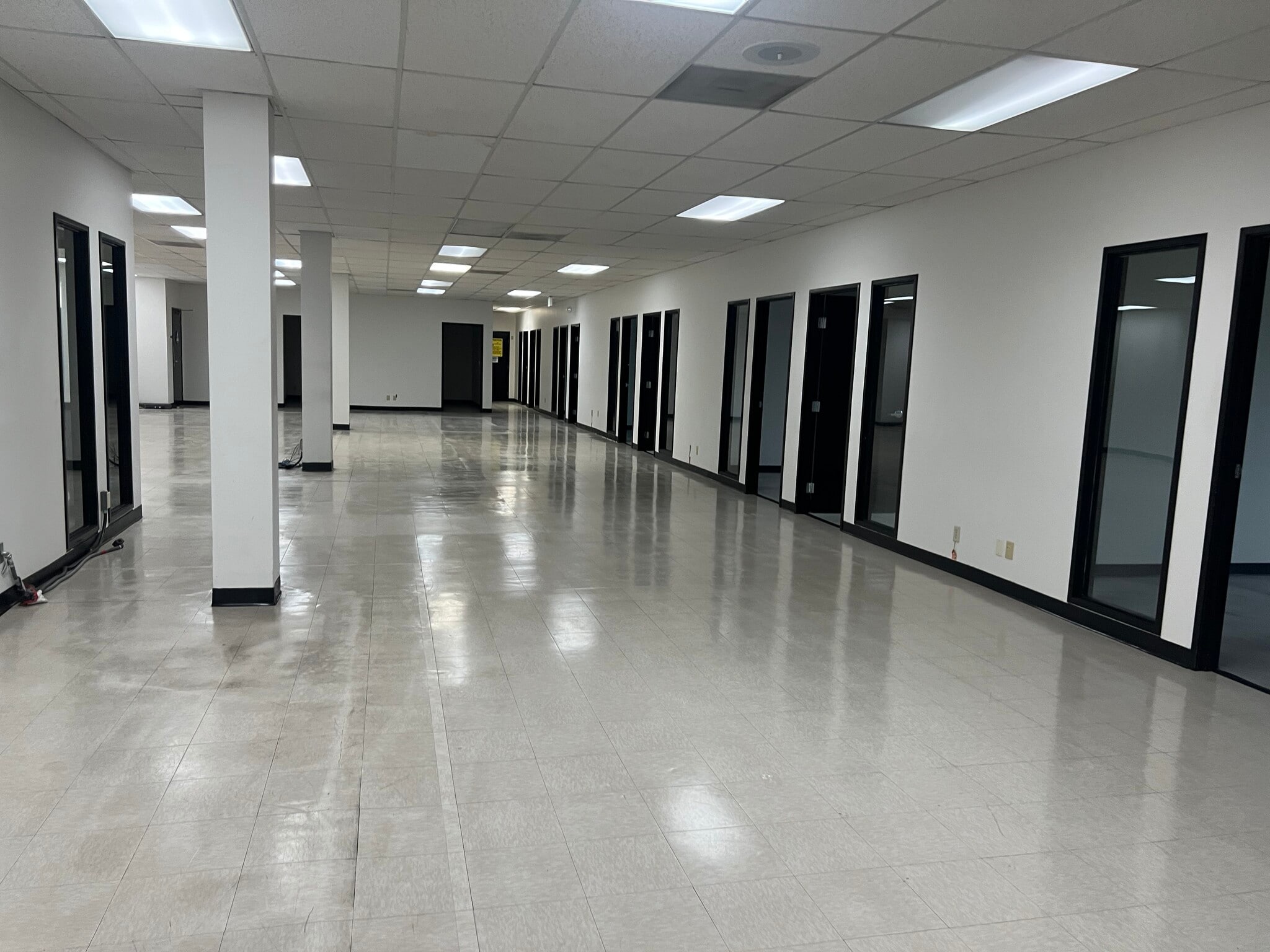 23351-23361 Madero, Mission Viejo, CA for lease Interior Photo- Image 1 of 4