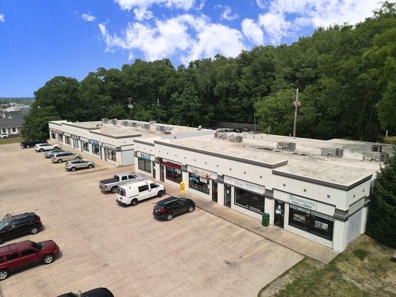 7247-7269 Center St, Mentor, OH for lease - Building Photo - Image 2 of 15