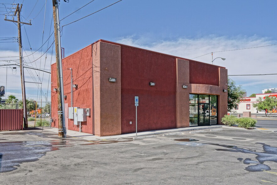 2730 S Maryland Pky, Las Vegas, NV à vendre - Photo du bâtiment - Image 2 de 3
