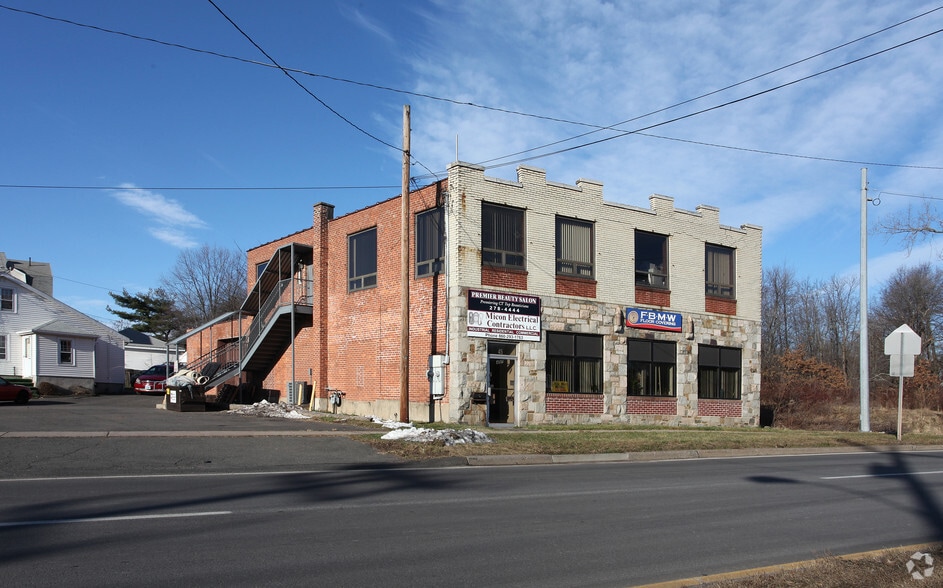 457 Windsor Ave, Windsor, CT for sale - Primary Photo - Image 1 of 3