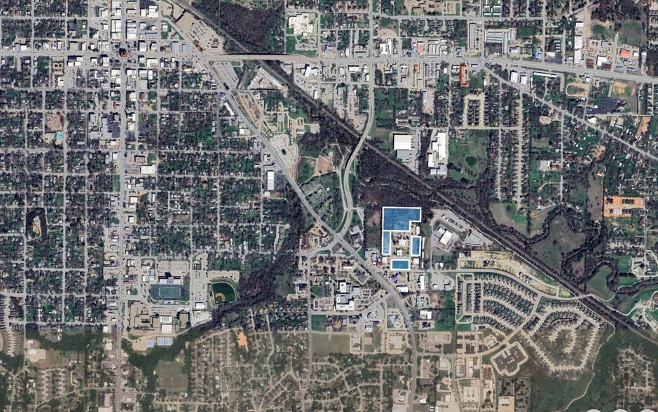 Parker Medical Plaza portfolio of 4 properties for sale on LoopNet.ca - Aerial - Image 2 of 4