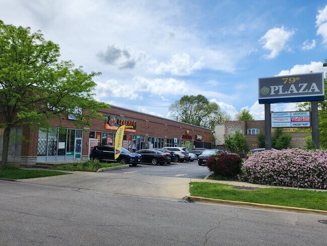 Plus de détails pour 301-315 W 79th St, Chicago, IL - Commerce de détail à vendre