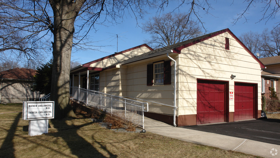 1507 St Georges Ave, Rahway, NJ à vendre - Photo du bâtiment - Image 1 de 1