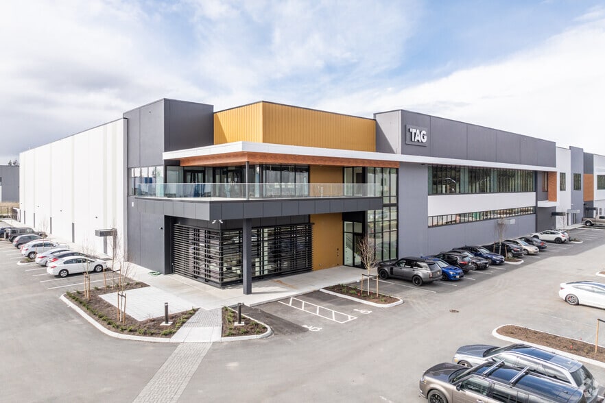 3353 194 St, Surrey, BC à louer - Photo principale - Image 1 de 4