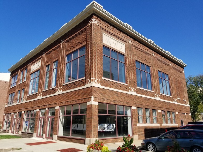 324 E New York St, Indianapolis, IN à louer - Photo du bâtiment - Image 2 de 11