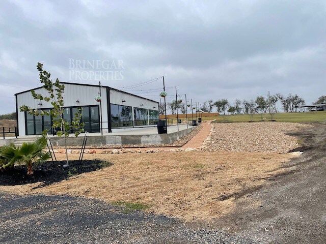 2051 County Road 105, Hutto, TX à vendre - Photo principale - Image 1 de 2