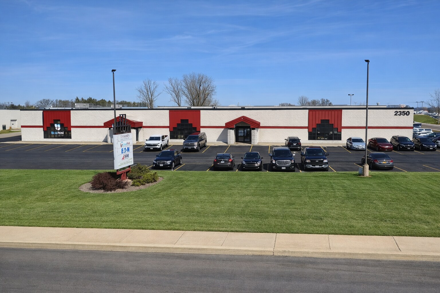 2350 W Pershing St, Appleton, WI à louer Photo du bâtiment- Image 1 de 3