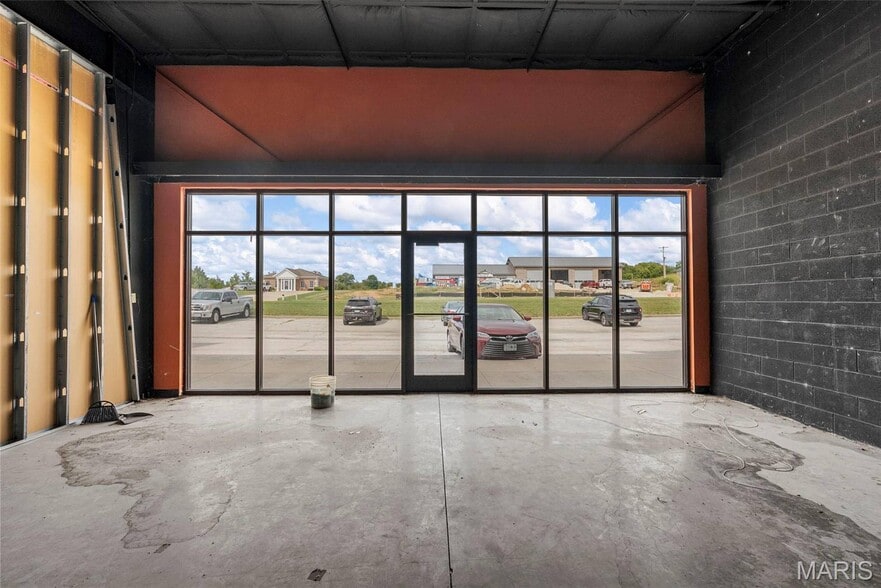 212 Immanuel Ave, New Haven, MO for sale - Building Photo - Image 3 of 13