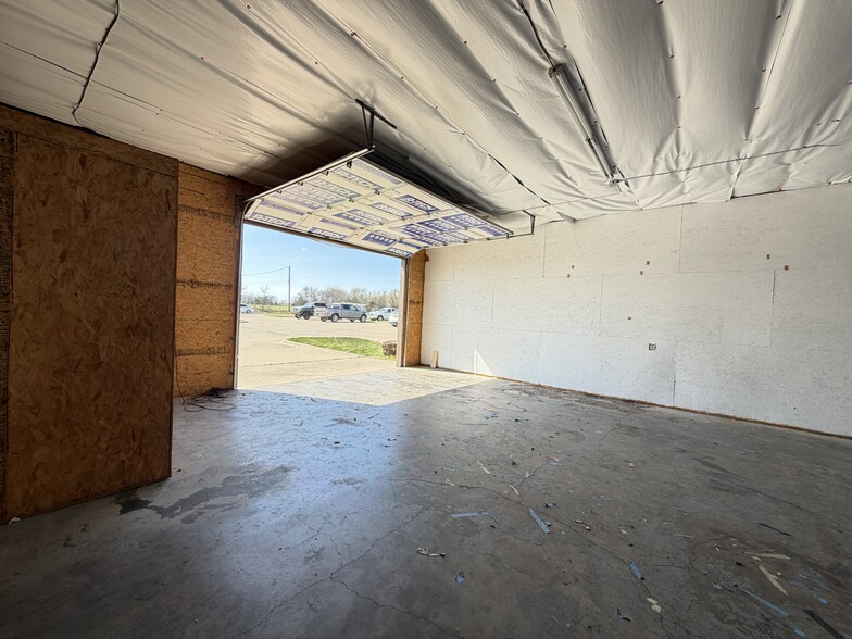 1650 FM 66, Waxahachie, TX for lease - Building Photo - Image 2 of 3