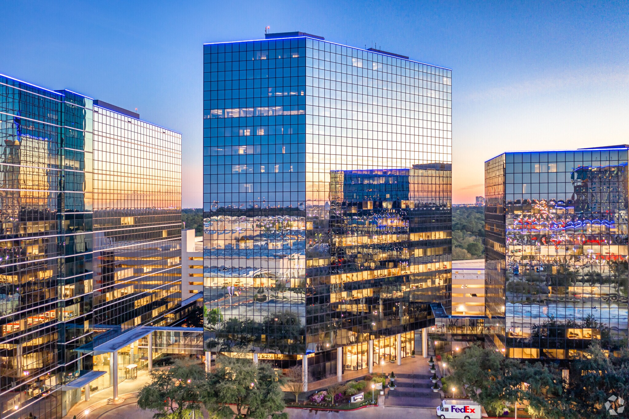 820 Gessner Rd, Houston, TX à louer Photo principale- Image 1 de 43