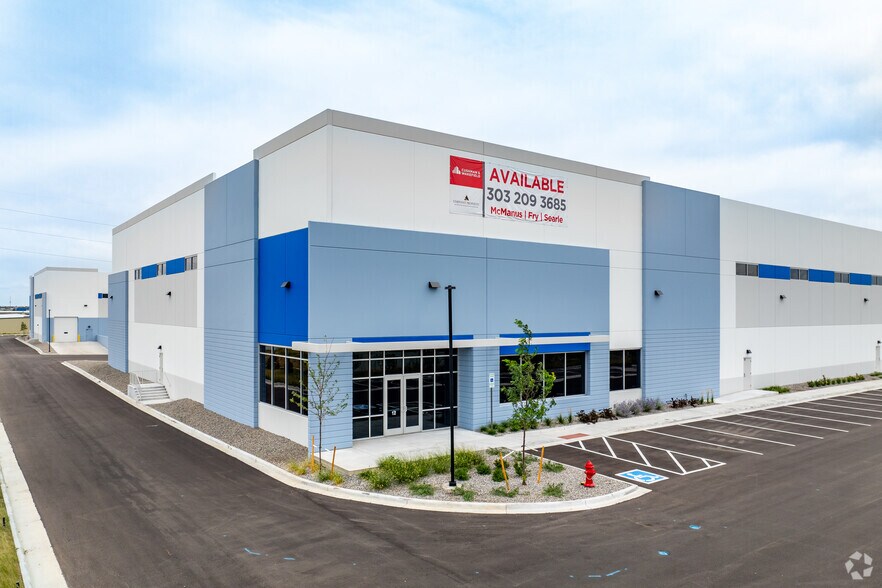 Point Central Business Park portefeuille de 2 propriétés à vendre sur LoopNet.ca - Photo du bâtiment - Image 3 de 27