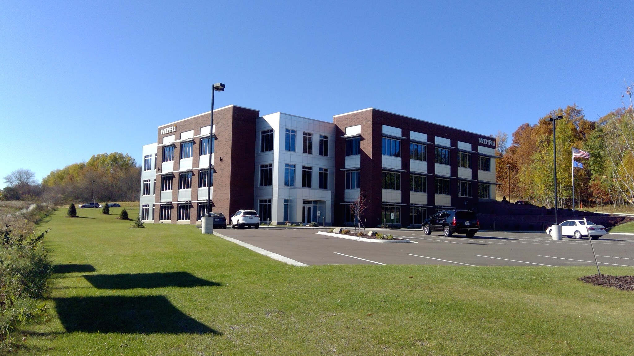 4890 Owen Ayres Ct, Eau Claire, WI for lease Building Photo- Image 1 of 2