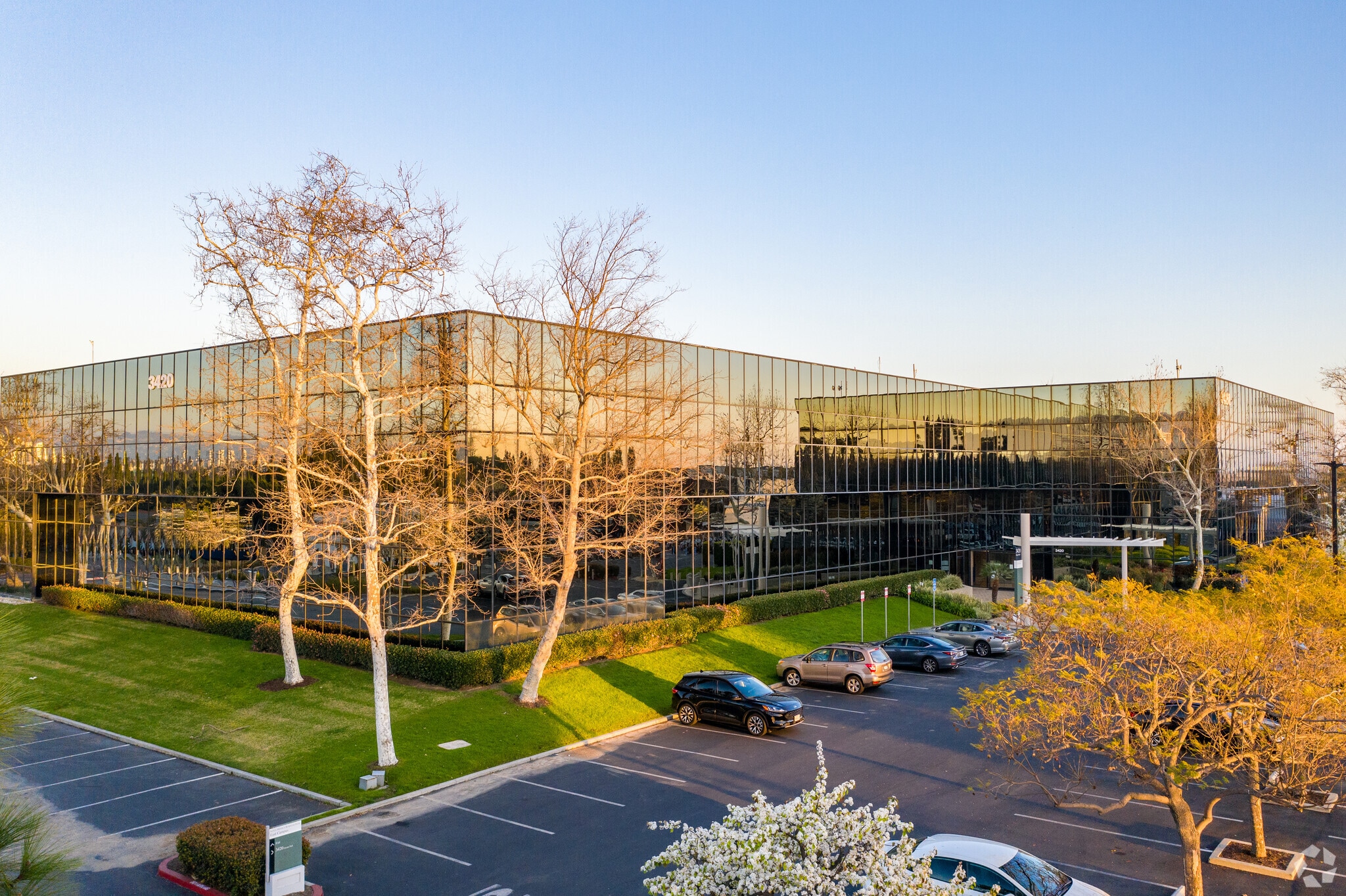 3420 Ocean Park Blvd, Santa Monica, CA for lease Primary Photo- Image 1 of 12