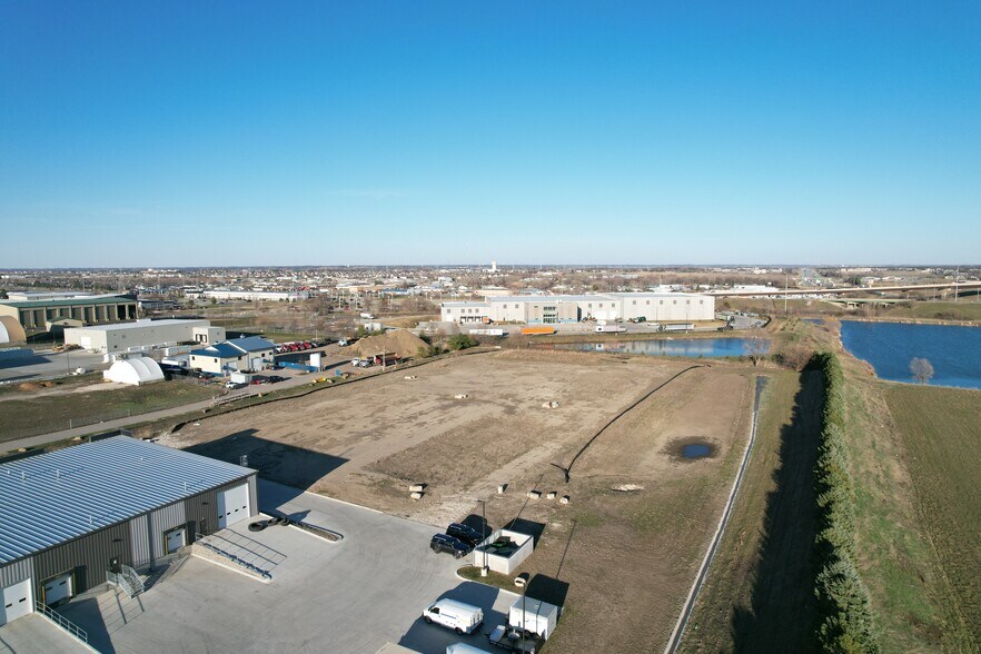 4405 SE Beisser Dr, Grimes, IA à louer - Photo du bâtiment - Image 2 de 5