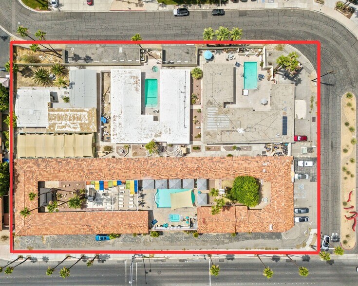 526 S Warm Sands Dr, Palm Springs, CA à vendre - Photo du bâtiment - Image 2 de 65