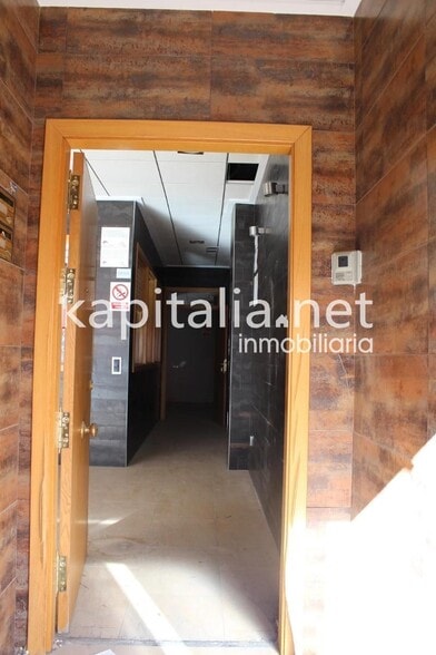 Retail in València, Valencia for sale - Building Photo - Image 3 of 14