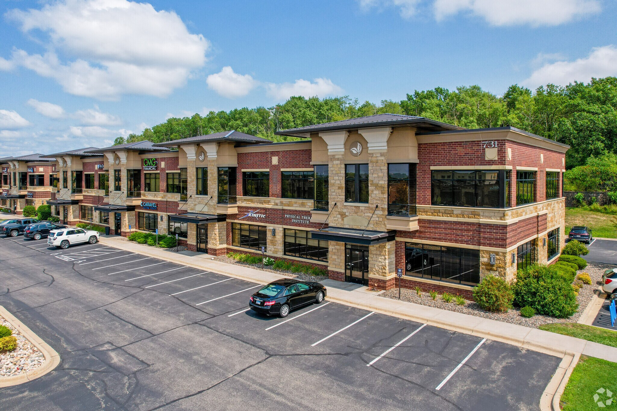 731 Bielenberg Dr, Woodbury, MN à louer Photo principale- Image 1 de 10