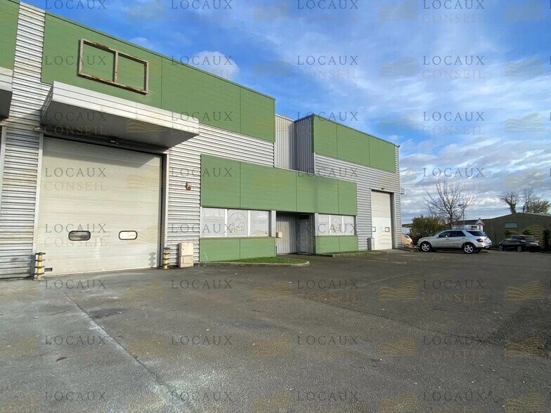 Flex dans Saint-Brice-sous-Forêt à louer - Photo du bâtiment - Image 3 de 10