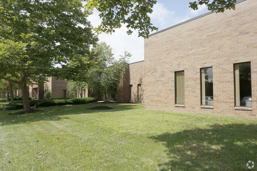 16 Chapin Rd, Pine Brook, NJ à louer - Photo du bâtiment - Image 3 de 4